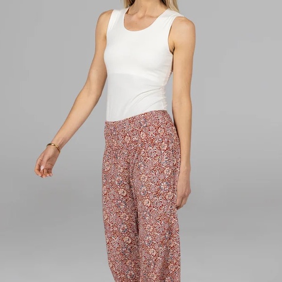 Kira Grace NWT Rosalyn Shelf Bra Tank in Ivory Size Medium - Picture 5 of 6